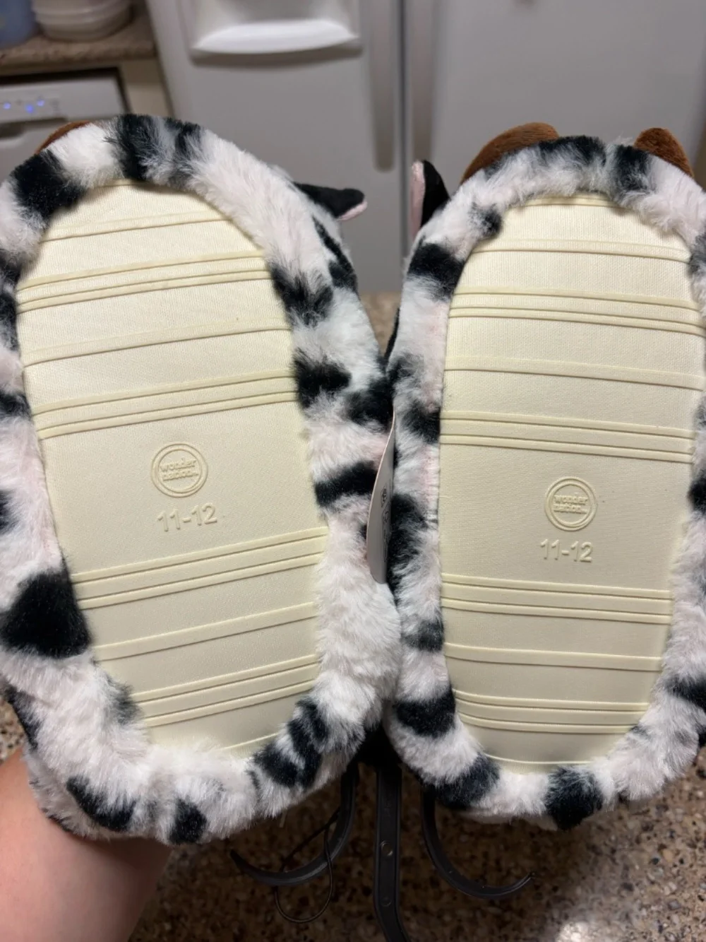 Cow House shoes/Slippers, Kids 11-12